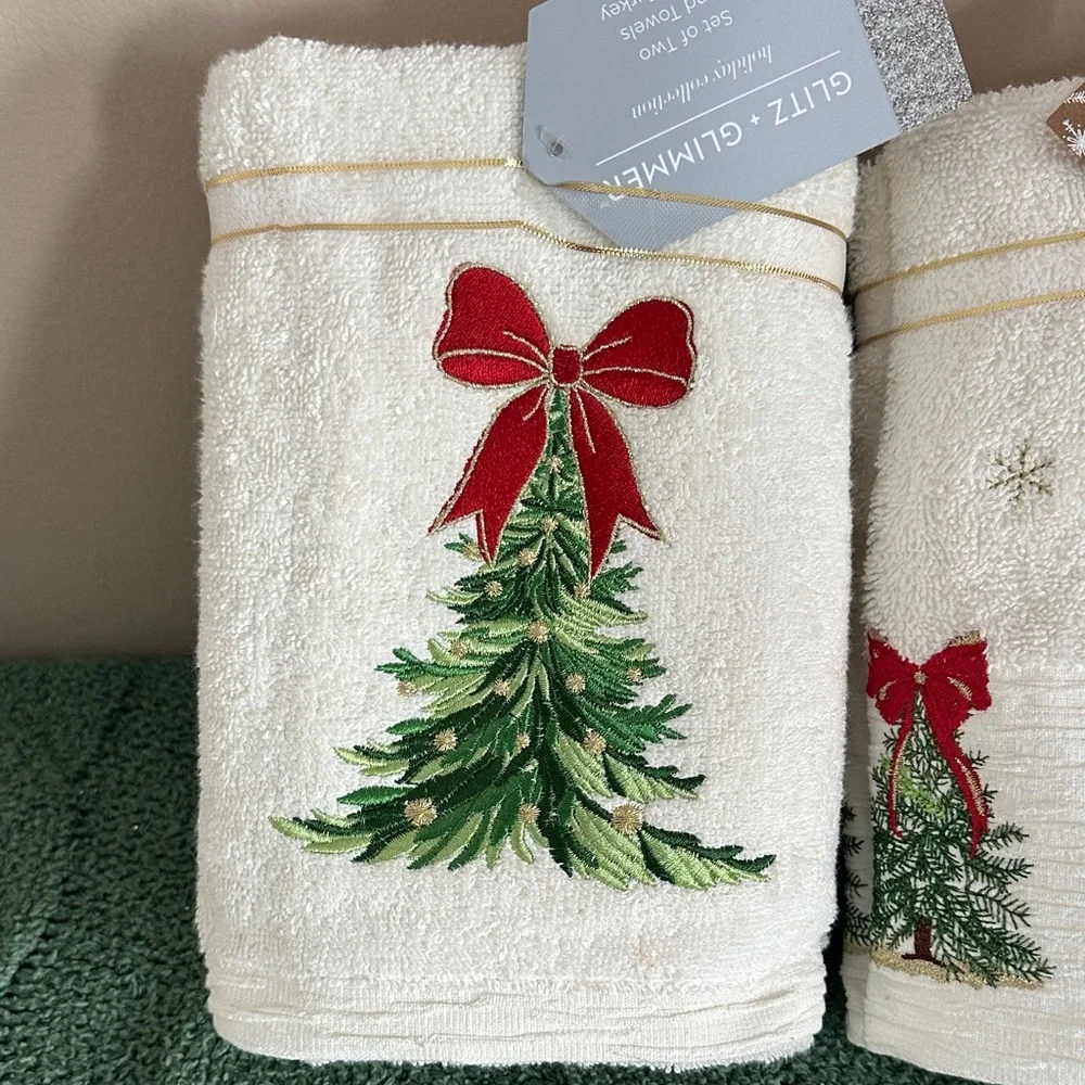 Glitz & Glimmer Festive Holiday Christmas Tree Hand Towels Red Bow NEW!